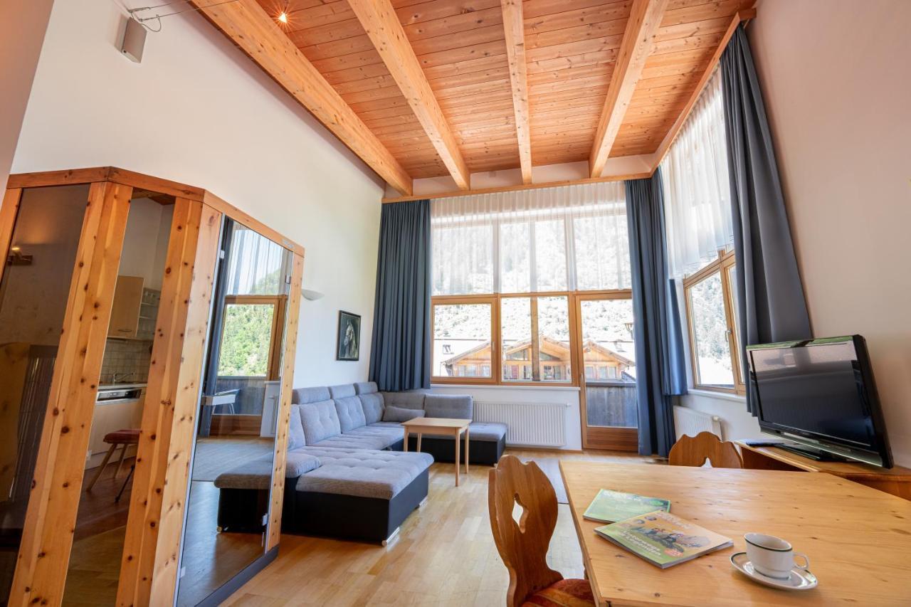 Ferienwohnungen Haus Der Mitte Mayrhofen Exterior photo
